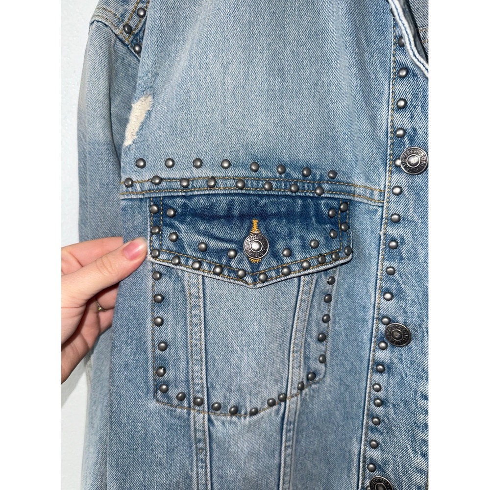 Free People Studded Distressed Oversized Denim Trucker Jacket Light Wash Medium - Picture 4 of 6